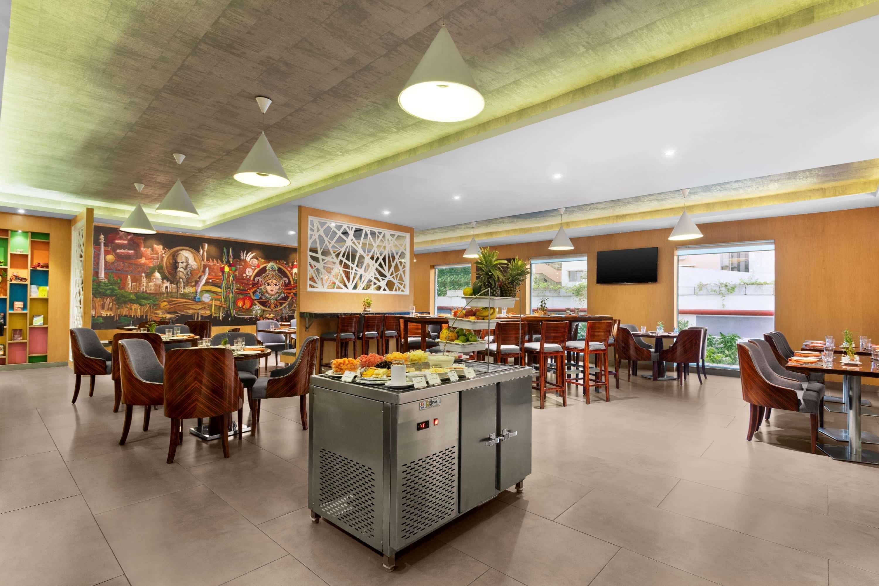 होटल Howard Johnson By Wyndham, Airport 4*